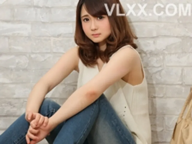 Mất công em rên la từ lúc bú cu mà anh chịch được 1 phút đã xuất tinh